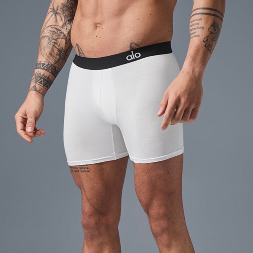 SOLD ALO Yoga Men's “Day and Night” Boxer Briefs 6” Inseam (M) *BESTSELLER*